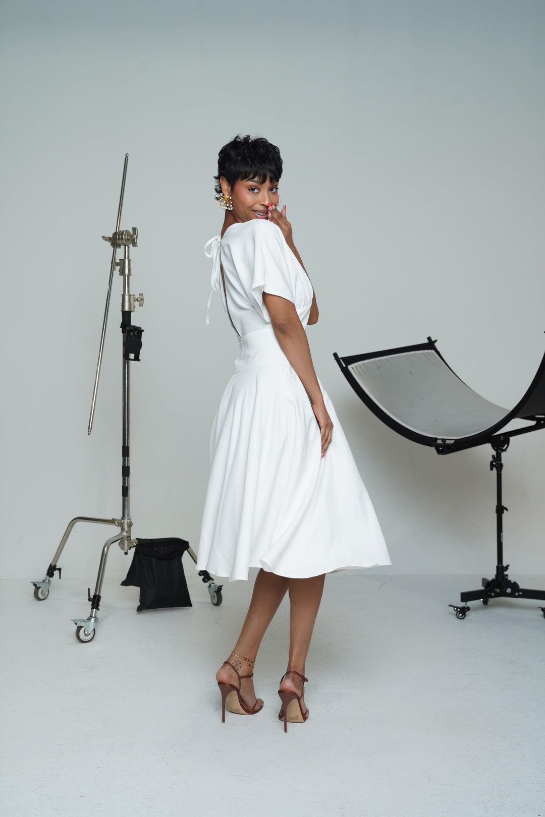 LUNA MIDI WHITE DRESS Lili Creation